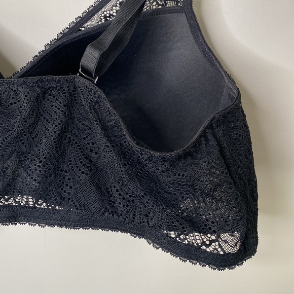 Deesse Black All-Over Lace Wireless Padded Bralette - Picture 9 of 14